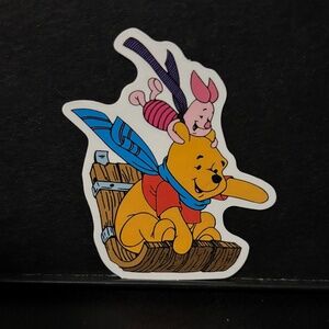 POOH AND PIGLET SLEEDING STICKER